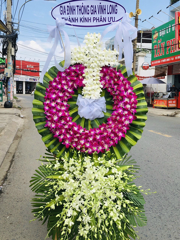 Bộ sưu tập hoa chia buồn đẹp ở Long Khánh